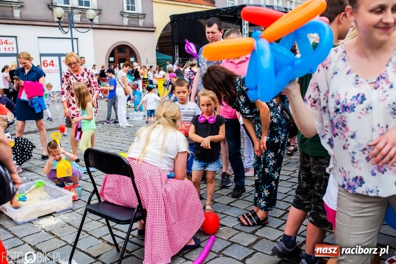 Zdjęcie w galerii na portalu naszraciborz.pl: Moc atrakcji na raciborskim Rynku z okazji Dnia Dziecka [FOTO i WIDEO] wiadomości z regionu