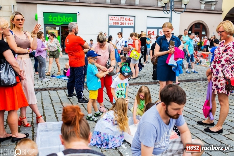 Zdjęcie w galerii na portalu naszraciborz.pl: Moc atrakcji na raciborskim Rynku z okazji Dnia Dziecka [FOTO i WIDEO] wiadomości z regionu