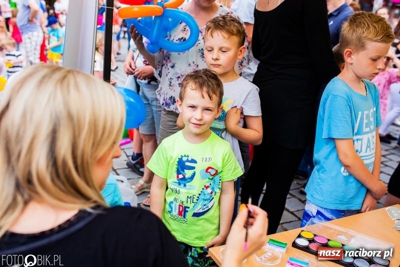 Zdjęcie w galerii na portalu naszraciborz.pl: Moc atrakcji na raciborskim Rynku z okazji Dnia Dziecka [FOTO i WIDEO] wiadomości z regionu