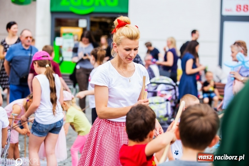 Zdjęcie w galerii na portalu naszraciborz.pl: Moc atrakcji na raciborskim Rynku z okazji Dnia Dziecka [FOTO i WIDEO] wiadomości z regionu