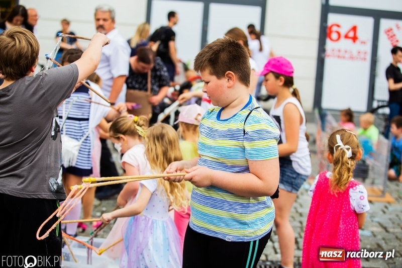 Zdjęcie w galerii na portalu naszraciborz.pl: Moc atrakcji na raciborskim Rynku z okazji Dnia Dziecka [FOTO i WIDEO] wiadomości z regionu