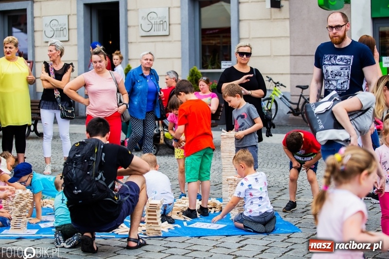 Zdjęcie w galerii na portalu naszraciborz.pl: Moc atrakcji na raciborskim Rynku z okazji Dnia Dziecka [FOTO i WIDEO] wiadomości z regionu