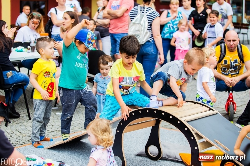 Zdjęcie w galerii na portalu naszraciborz.pl: Moc atrakcji na raciborskim Rynku z okazji Dnia Dziecka [FOTO i WIDEO] wiadomości z regionu