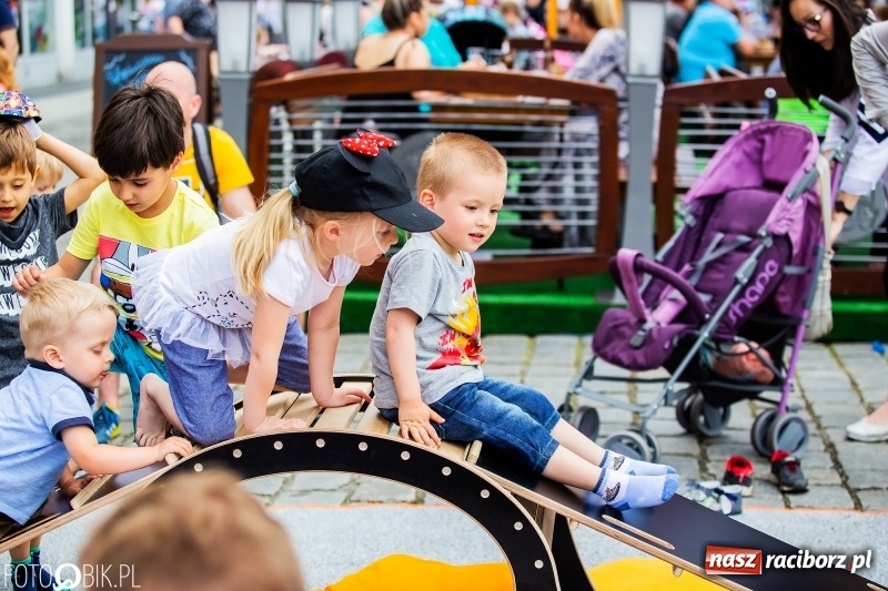 Zdjęcie w galerii na portalu naszraciborz.pl: Moc atrakcji na raciborskim Rynku z okazji Dnia Dziecka [FOTO i WIDEO] wiadomości z regionu