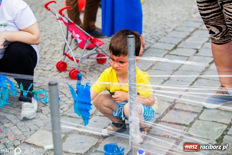 Zdjęcie w galerii na portalu naszraciborz.pl: Moc atrakcji na raciborskim Rynku z okazji Dnia Dziecka [FOTO i WIDEO] wiadomości z regionu