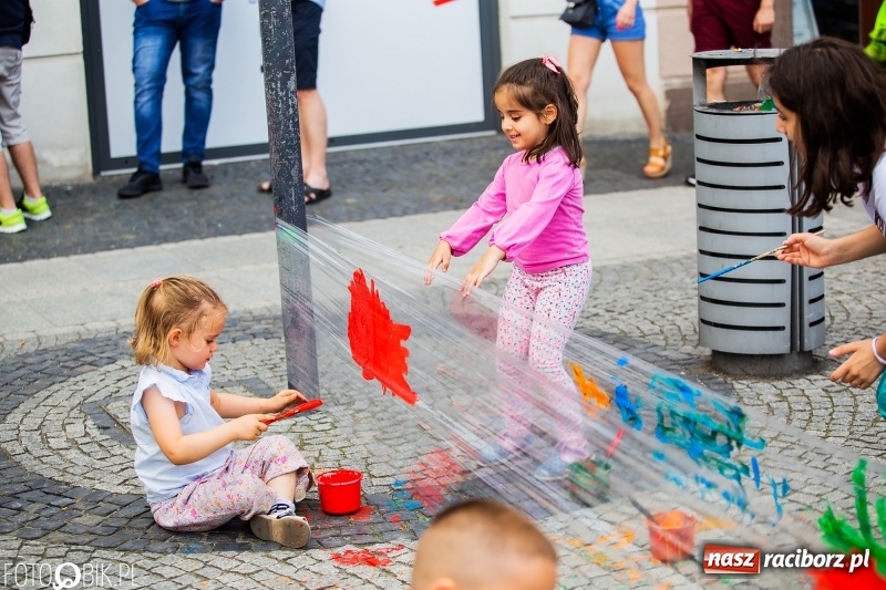 Zdjęcie w galerii na portalu naszraciborz.pl: Moc atrakcji na raciborskim Rynku z okazji Dnia Dziecka [FOTO i WIDEO] wiadomości z regionu