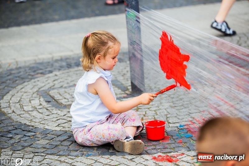 Zdjęcie w galerii na portalu naszraciborz.pl: Moc atrakcji na raciborskim Rynku z okazji Dnia Dziecka [FOTO i WIDEO] wiadomości z regionu