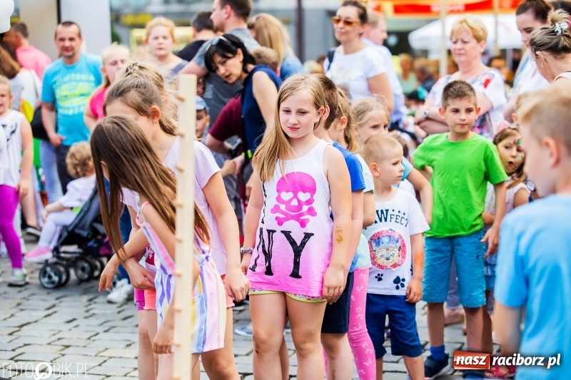 Zdjęcie w galerii na portalu naszraciborz.pl: Moc atrakcji na raciborskim Rynku z okazji Dnia Dziecka [FOTO i WIDEO] wiadomości z regionu