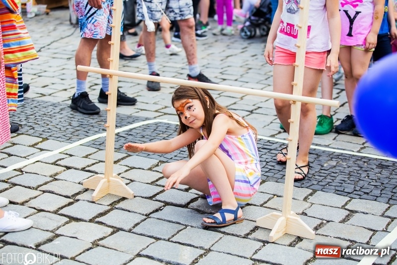 Zdjęcie w galerii na portalu naszraciborz.pl: Moc atrakcji na raciborskim Rynku z okazji Dnia Dziecka [FOTO i WIDEO] wiadomości z regionu
