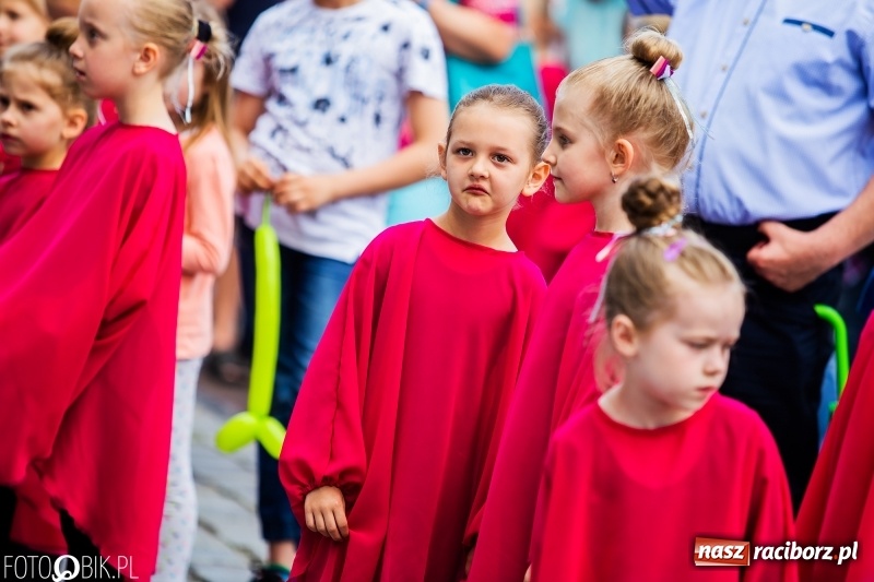 Zdjęcie w galerii na portalu naszraciborz.pl: Moc atrakcji na raciborskim Rynku z okazji Dnia Dziecka [FOTO i WIDEO] wiadomości z regionu