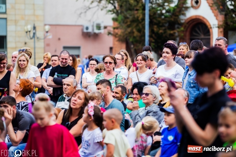 Zdjęcie w galerii na portalu naszraciborz.pl: Moc atrakcji na raciborskim Rynku z okazji Dnia Dziecka [FOTO i WIDEO] wiadomości z regionu