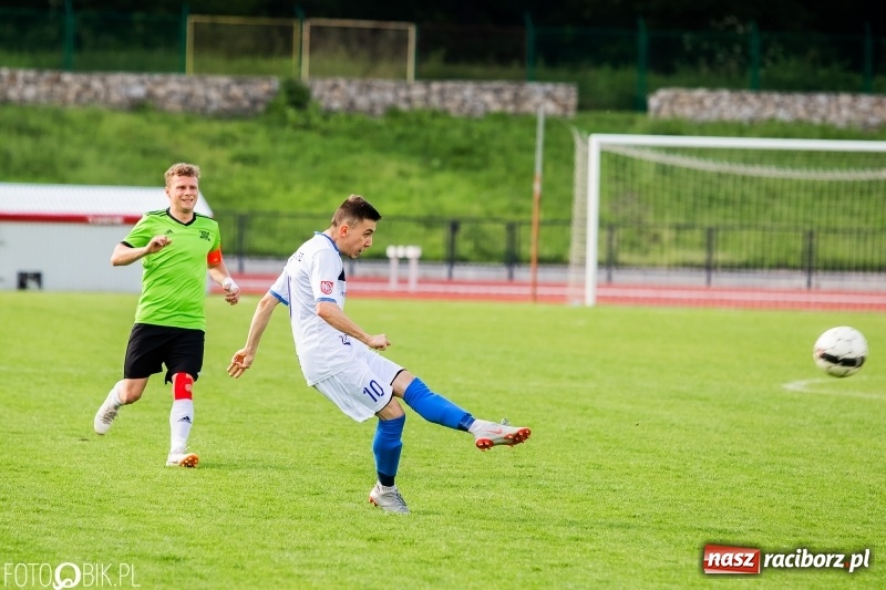 Zdjęcie w galerii na portalu naszraciborz.pl: IV liga. Raciborska Unia coraz bliżej okręgówki wiadomości z regionu