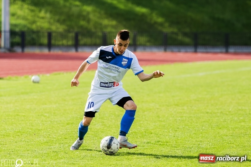 Zdjęcie w galerii na portalu naszraciborz.pl: IV liga. Raciborska Unia coraz bliżej okręgówki wiadomości z regionu