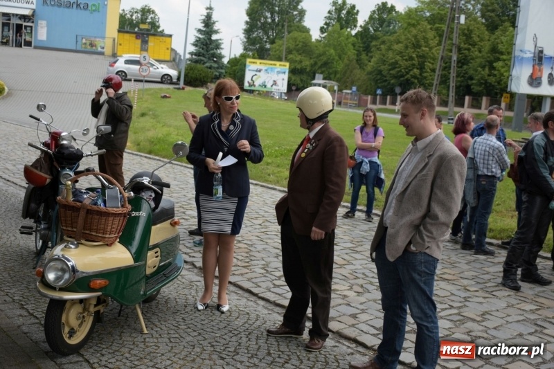 Zdjęcie w galerii na portalu naszraciborz.pl: Kochajcie oldtimery! Czar starych samochodów w Krzyżanowicach [FOTO]  wiadomości z regionu
