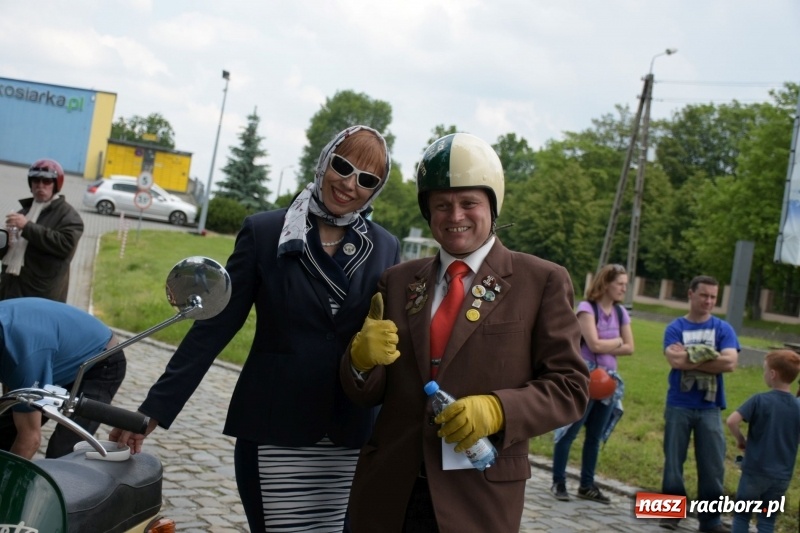 Zdjęcie w galerii na portalu naszraciborz.pl: Kochajcie oldtimery! Czar starych samochodów w Krzyżanowicach [FOTO]  wiadomości z regionu