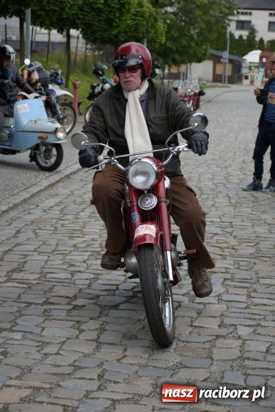 Zdjęcie w galerii na portalu naszraciborz.pl: Kochajcie oldtimery! Czar starych samochodów w Krzyżanowicach [FOTO]  wiadomości z regionu