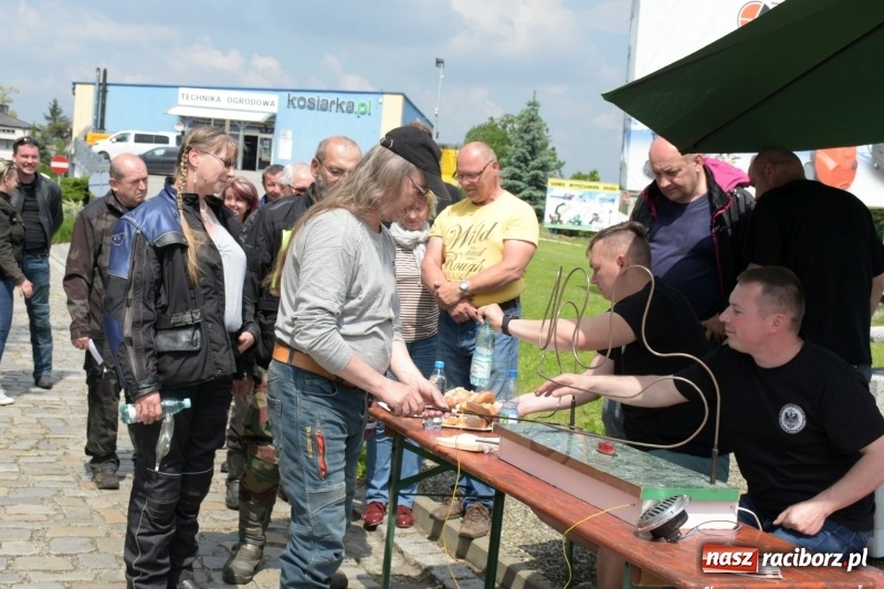 Zdjęcie w galerii na portalu naszraciborz.pl: Kochajcie oldtimery! Czar starych samochodów w Krzyżanowicach [FOTO]  wiadomości z regionu