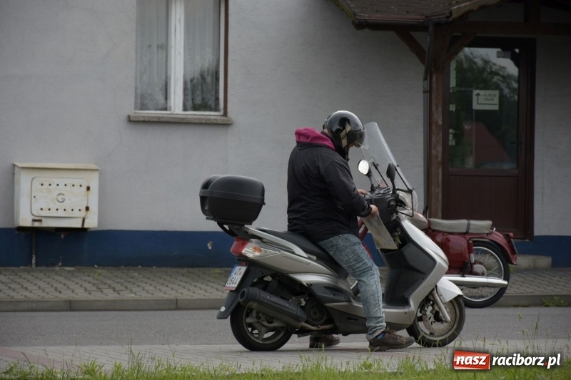 Zdjęcie w galerii na portalu naszraciborz.pl: Kochajcie oldtimery! Czar starych samochodów w Krzyżanowicach [FOTO]  wiadomości z regionu