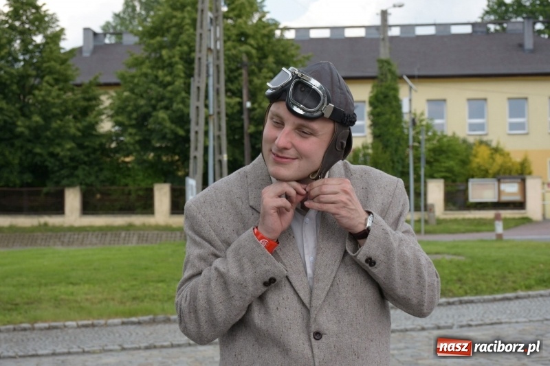 Zdjęcie w galerii na portalu naszraciborz.pl: Kochajcie oldtimery! Czar starych samochodów w Krzyżanowicach [FOTO]  wiadomości z regionu