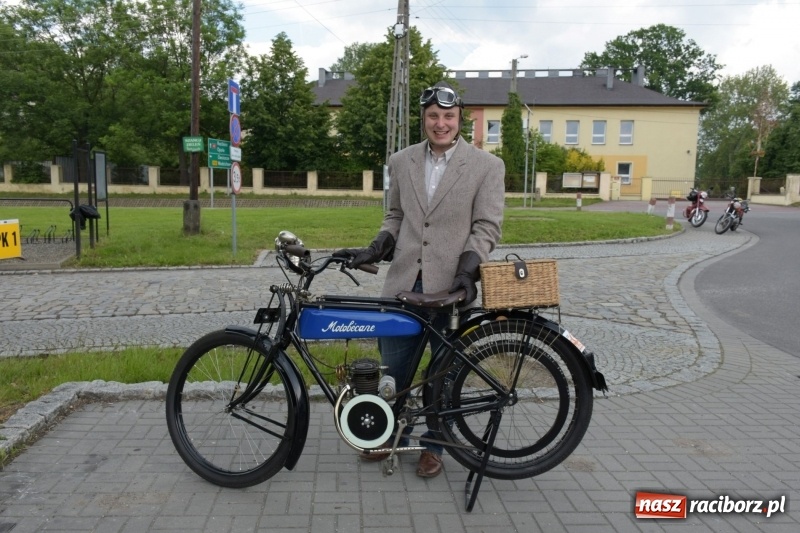 Zdjęcie w galerii na portalu naszraciborz.pl: Kochajcie oldtimery! Czar starych samochodów w Krzyżanowicach [FOTO]  wiadomości z regionu