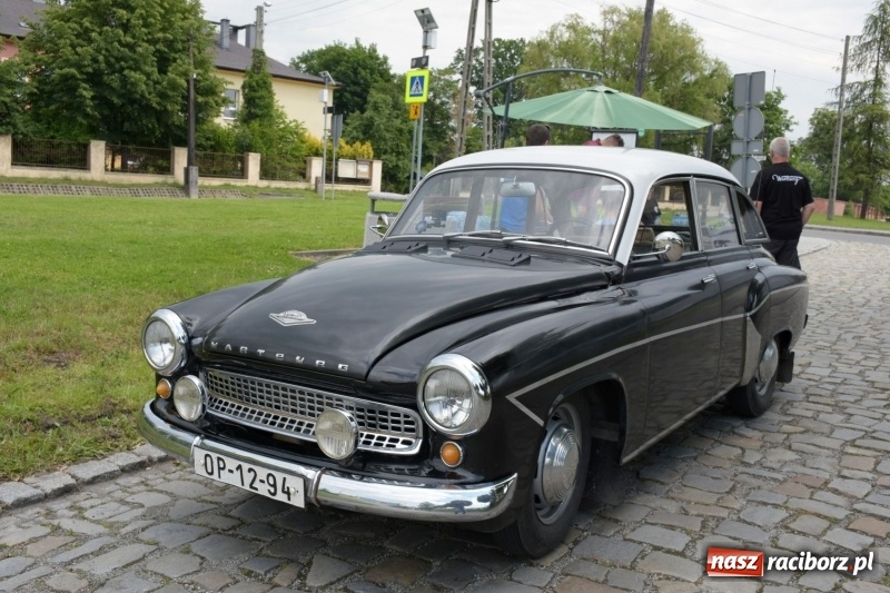 Zdjęcie w galerii na portalu naszraciborz.pl: Kochajcie oldtimery! Czar starych samochodów w Krzyżanowicach [FOTO]  wiadomości z regionu