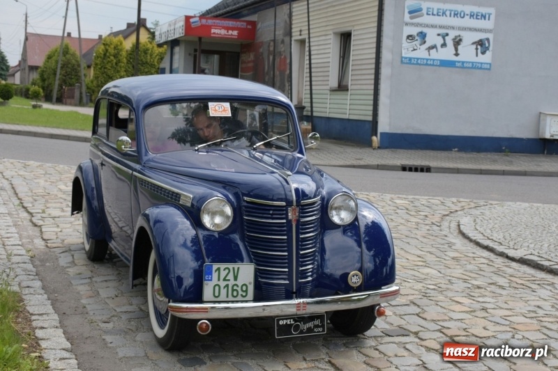 Zdjęcie w galerii na portalu naszraciborz.pl: Kochajcie oldtimery! Czar starych samochodów w Krzyżanowicach [FOTO]  wiadomości z regionu