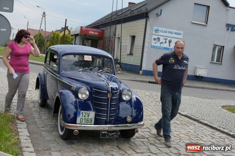 Zdjęcie w galerii na portalu naszraciborz.pl: Kochajcie oldtimery! Czar starych samochodów w Krzyżanowicach [FOTO]  wiadomości z regionu