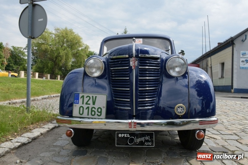 Zdjęcie w galerii na portalu naszraciborz.pl: Kochajcie oldtimery! Czar starych samochodów w Krzyżanowicach [FOTO]  wiadomości z regionu
