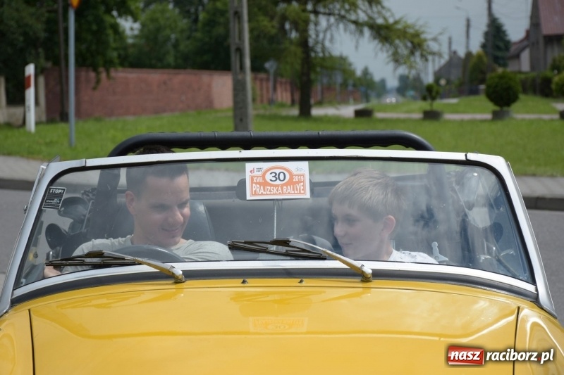 Zdjęcie w galerii na portalu naszraciborz.pl: Kochajcie oldtimery! Czar starych samochodów w Krzyżanowicach [FOTO]  wiadomości z regionu