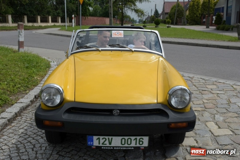 Zdjęcie w galerii na portalu naszraciborz.pl: Kochajcie oldtimery! Czar starych samochodów w Krzyżanowicach [FOTO]  wiadomości z regionu