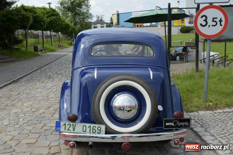 Zdjęcie w galerii na portalu naszraciborz.pl: Kochajcie oldtimery! Czar starych samochodów w Krzyżanowicach [FOTO]  wiadomości z regionu