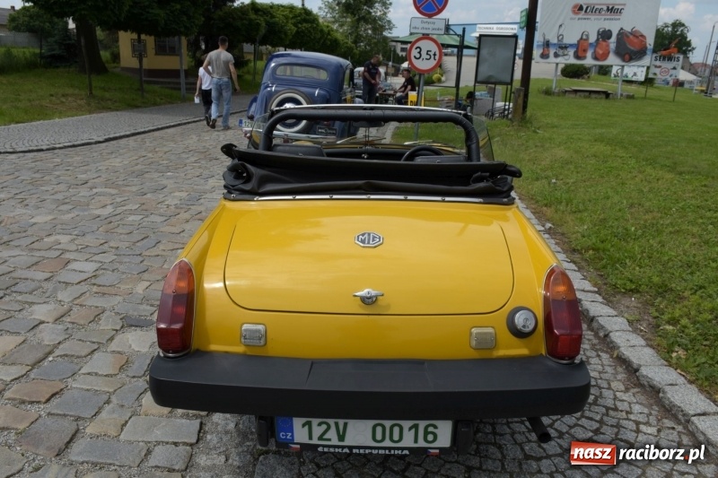 Zdjęcie w galerii na portalu naszraciborz.pl: Kochajcie oldtimery! Czar starych samochodów w Krzyżanowicach [FOTO]  wiadomości z regionu