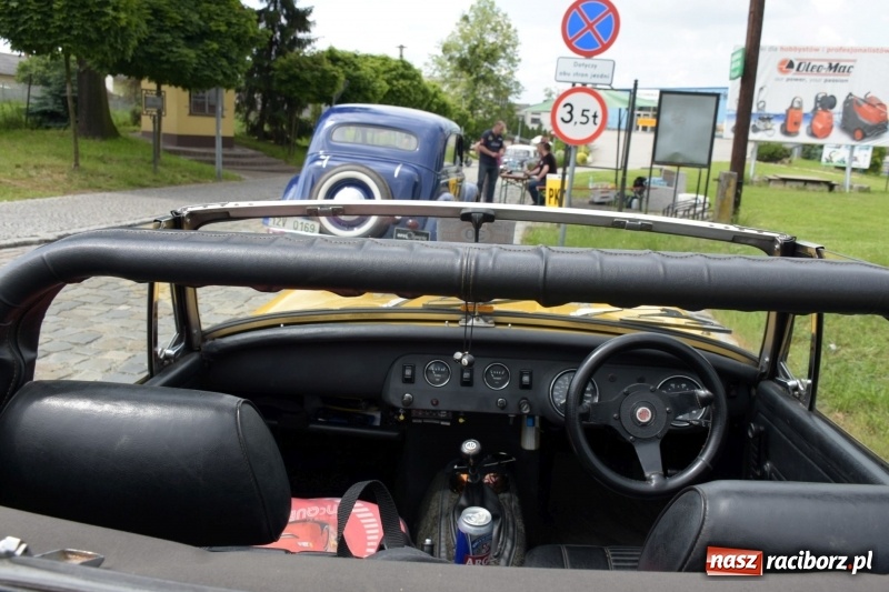 Zdjęcie w galerii na portalu naszraciborz.pl: Kochajcie oldtimery! Czar starych samochodów w Krzyżanowicach [FOTO]  wiadomości z regionu