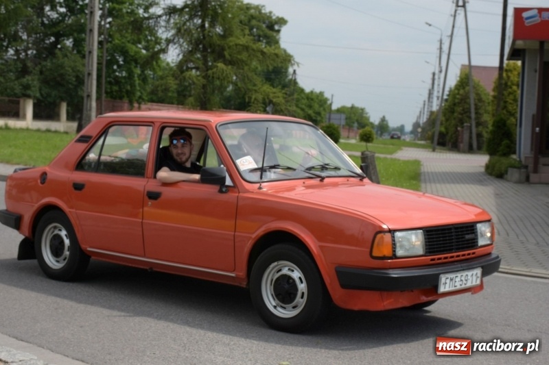 Zdjęcie w galerii na portalu naszraciborz.pl: Kochajcie oldtimery! Czar starych samochodów w Krzyżanowicach [FOTO]  wiadomości z regionu