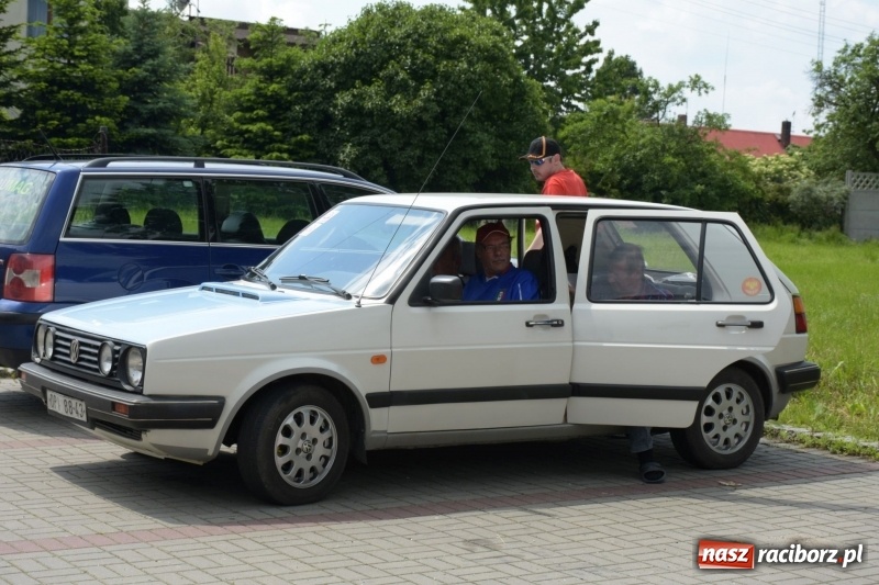Zdjęcie w galerii na portalu naszraciborz.pl: Kochajcie oldtimery! Czar starych samochodów w Krzyżanowicach [FOTO]  wiadomości z regionu