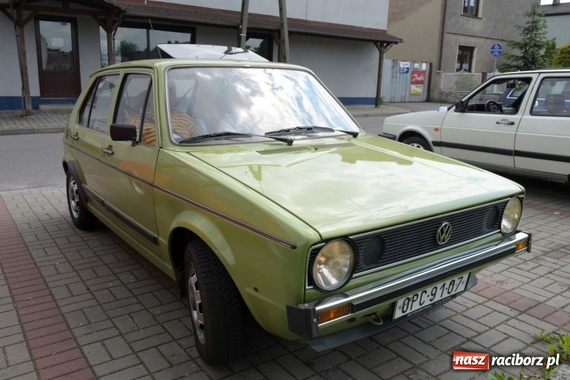 Zdjęcie w galerii na portalu naszraciborz.pl: Kochajcie oldtimery! Czar starych samochodów w Krzyżanowicach [FOTO]  wiadomości z regionu
