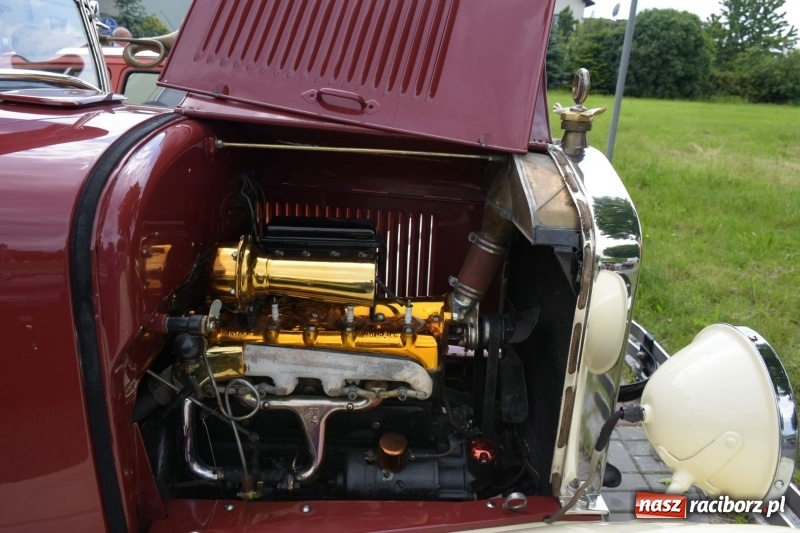 Zdjęcie w galerii na portalu naszraciborz.pl: Kochajcie oldtimery! Czar starych samochodów w Krzyżanowicach [FOTO]  wiadomości z regionu