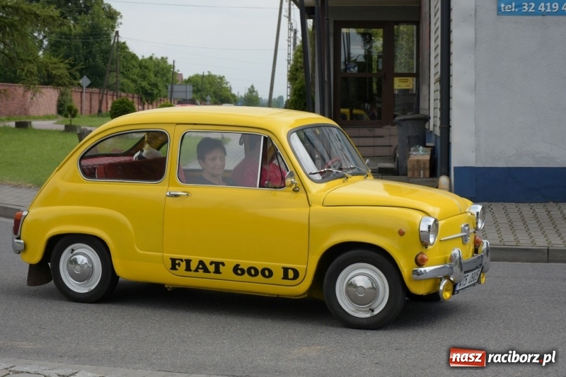 Zdjęcie w galerii na portalu naszraciborz.pl: Kochajcie oldtimery! Czar starych samochodów w Krzyżanowicach [FOTO]  wiadomości z regionu