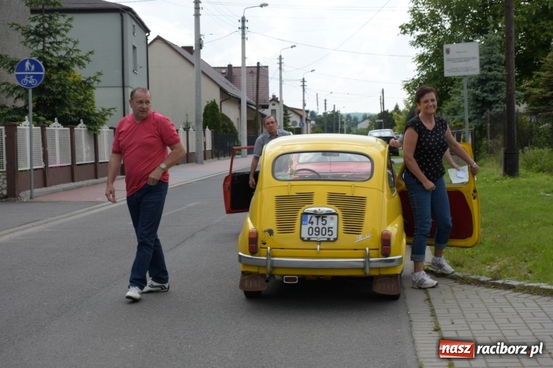 Zdjęcie w galerii na portalu naszraciborz.pl: Kochajcie oldtimery! Czar starych samochodów w Krzyżanowicach [FOTO]  wiadomości z regionu