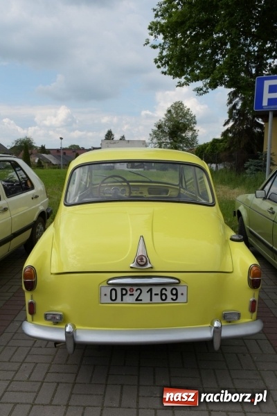 Zdjęcie w galerii na portalu naszraciborz.pl: Kochajcie oldtimery! Czar starych samochodów w Krzyżanowicach [FOTO]  wiadomości z regionu