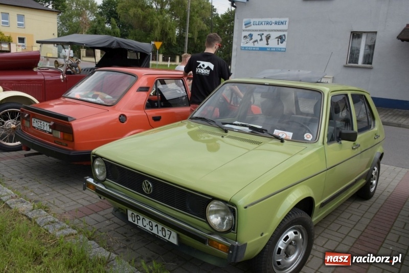Zdjęcie w galerii na portalu naszraciborz.pl: Kochajcie oldtimery! Czar starych samochodów w Krzyżanowicach [FOTO]  wiadomości z regionu