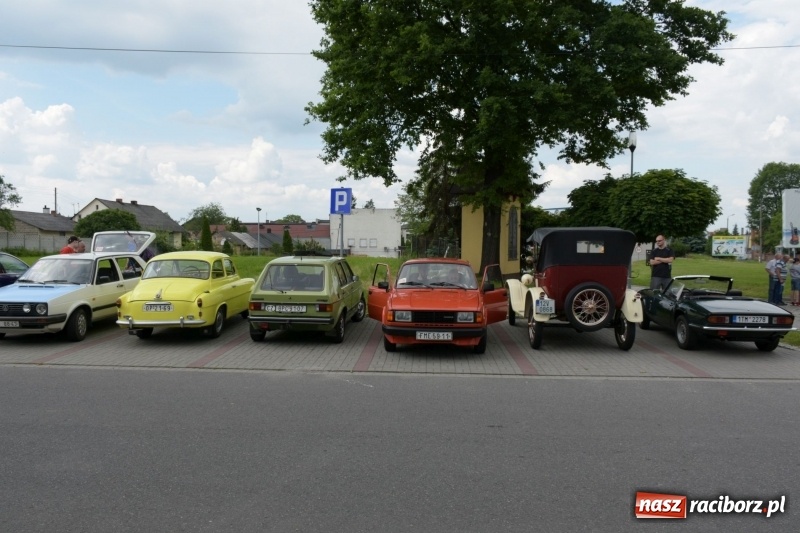 Zdjęcie w galerii na portalu naszraciborz.pl: Kochajcie oldtimery! Czar starych samochodów w Krzyżanowicach [FOTO]  wiadomości z regionu
