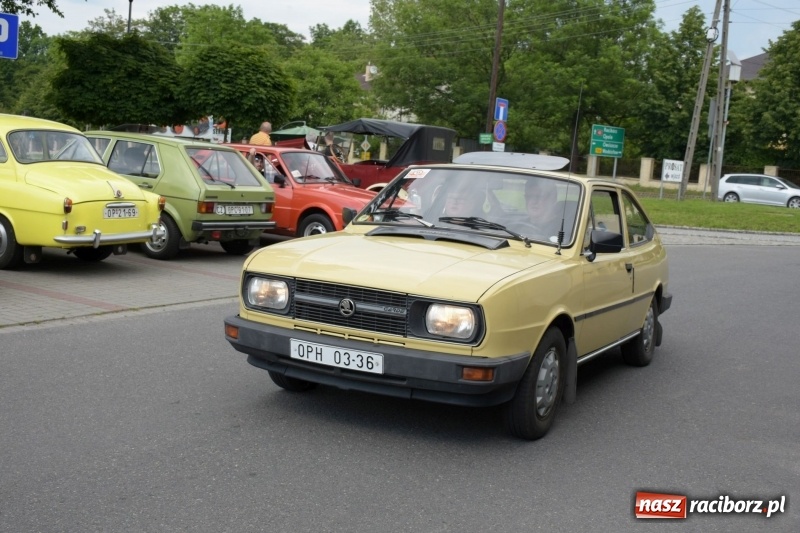 Zdjęcie w galerii na portalu naszraciborz.pl: Kochajcie oldtimery! Czar starych samochodów w Krzyżanowicach [FOTO]  wiadomości z regionu