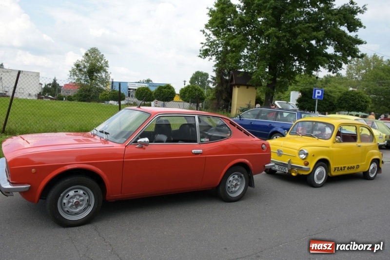 Zdjęcie w galerii na portalu naszraciborz.pl: Kochajcie oldtimery! Czar starych samochodów w Krzyżanowicach [FOTO]  wiadomości z regionu