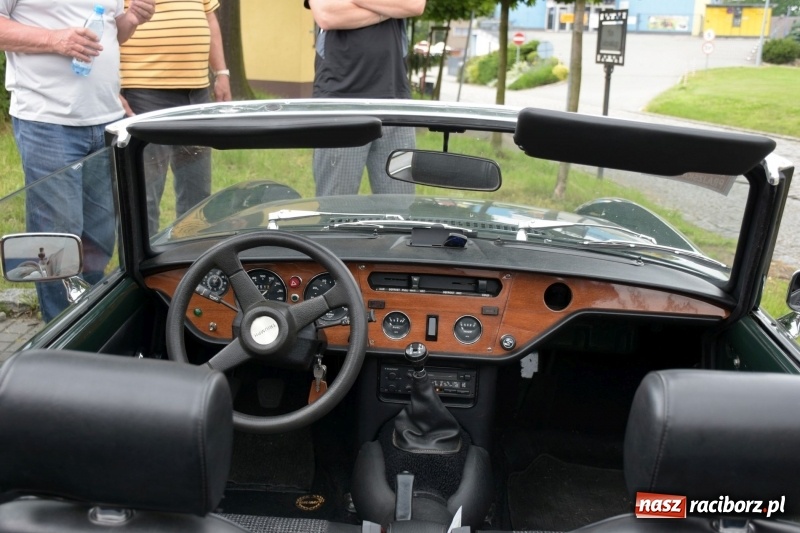 Zdjęcie w galerii na portalu naszraciborz.pl: Kochajcie oldtimery! Czar starych samochodów w Krzyżanowicach [FOTO]  wiadomości z regionu