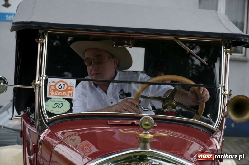 Zdjęcie w galerii na portalu naszraciborz.pl: Kochajcie oldtimery! Czar starych samochodów w Krzyżanowicach [FOTO]  wiadomości z regionu