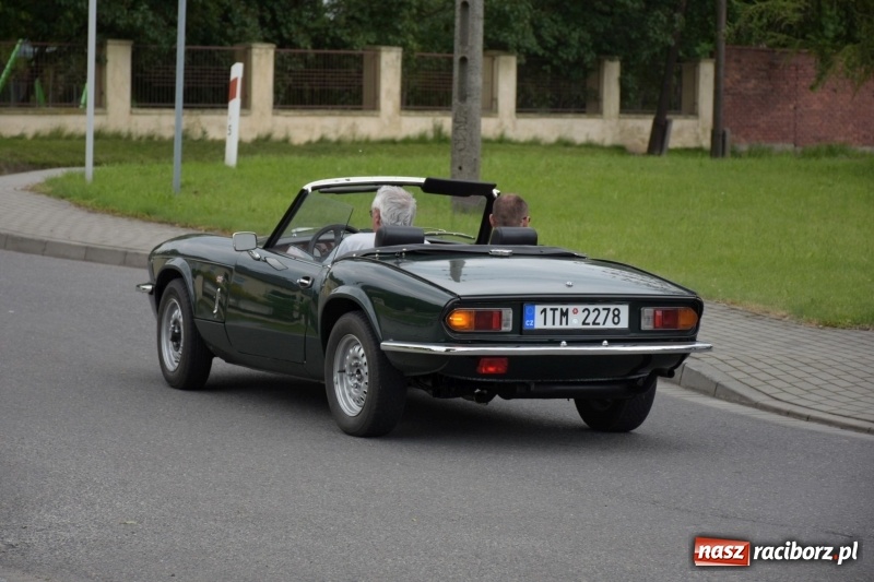Zdjęcie w galerii na portalu naszraciborz.pl: Kochajcie oldtimery! Czar starych samochodów w Krzyżanowicach [FOTO]  wiadomości z regionu