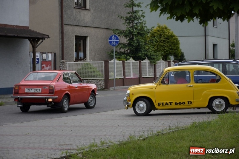 Zdjęcie w galerii na portalu naszraciborz.pl: Kochajcie oldtimery! Czar starych samochodów w Krzyżanowicach [FOTO]  wiadomości z regionu