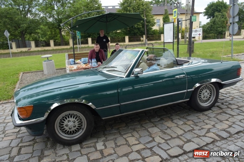 Zdjęcie w galerii na portalu naszraciborz.pl: Kochajcie oldtimery! Czar starych samochodów w Krzyżanowicach [FOTO]  wiadomości z regionu