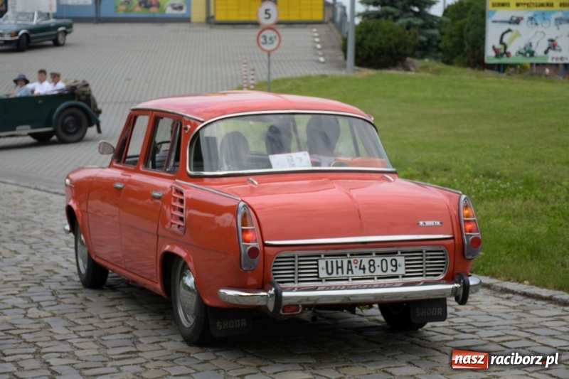 Zdjęcie w galerii na portalu naszraciborz.pl: Kochajcie oldtimery! Czar starych samochodów w Krzyżanowicach [FOTO]  wiadomości z regionu
